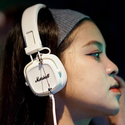 Беспроводные наушники Marshall Major V Cream - фото 46570